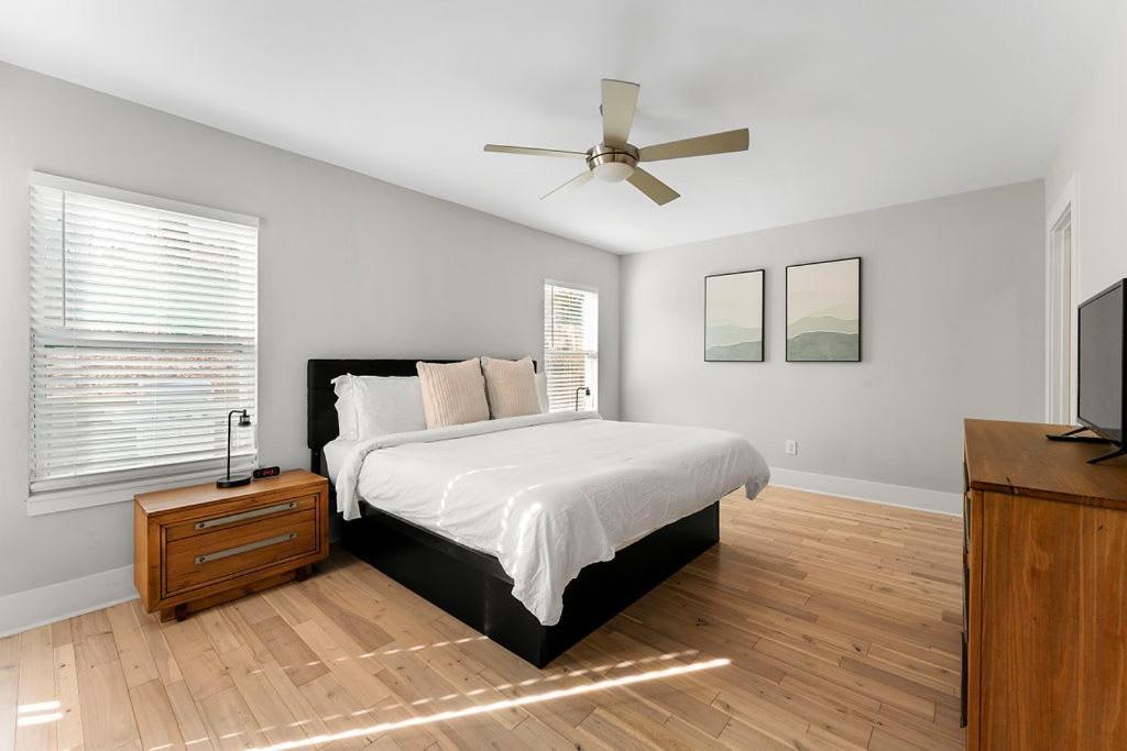 Large Modern Home Centrally Located With Hot Tub Atlanta Luaran gambar