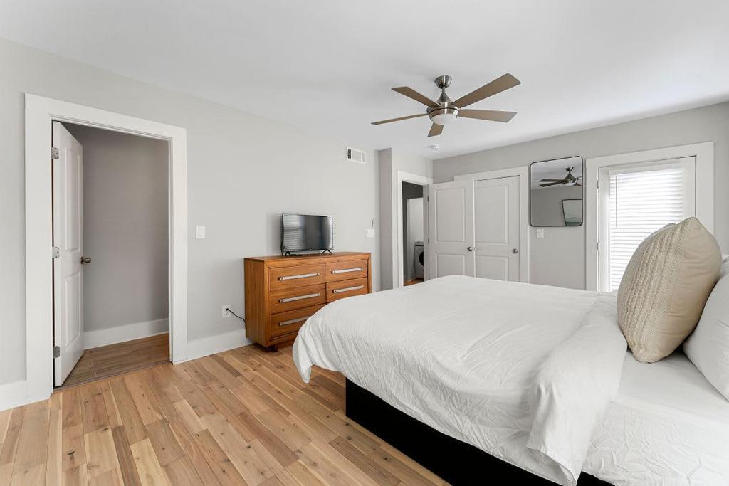 Large Modern Home Centrally Located With Hot Tub Atlanta Luaran gambar