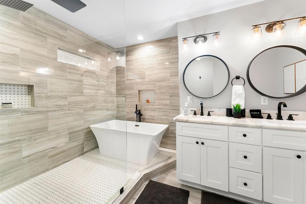 Large Modern Home Centrally Located With Hot Tub Atlanta Luaran gambar